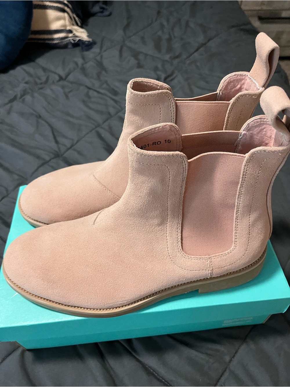 Women’s Pink Suede Chelsea Boots